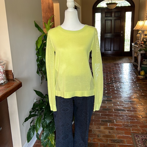 CAbi Split Back Mesh Knit Sleeve Crew Neck Lemon/Lime Sweater szS - Picture 11 of 14